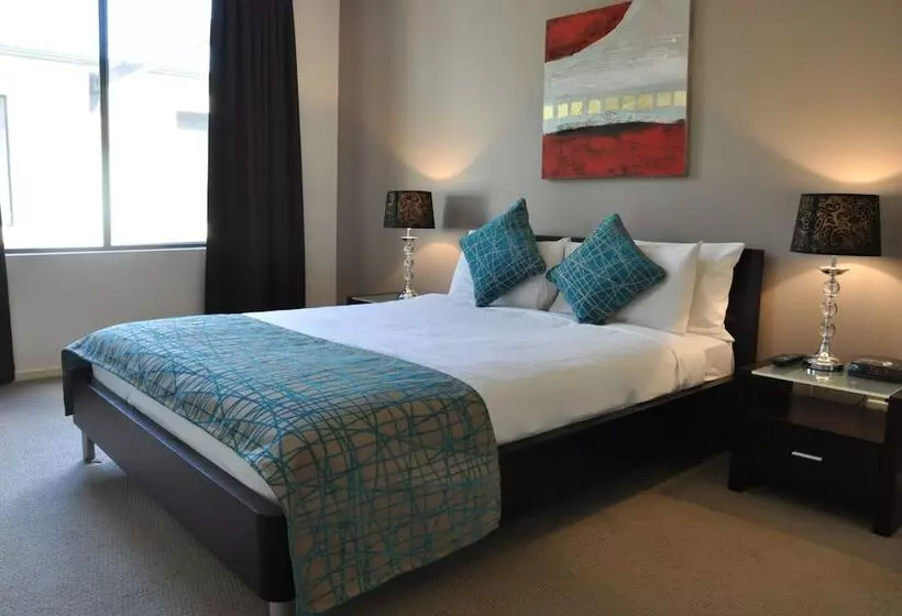 Отель Rnr Serviced Apartments Adelaide