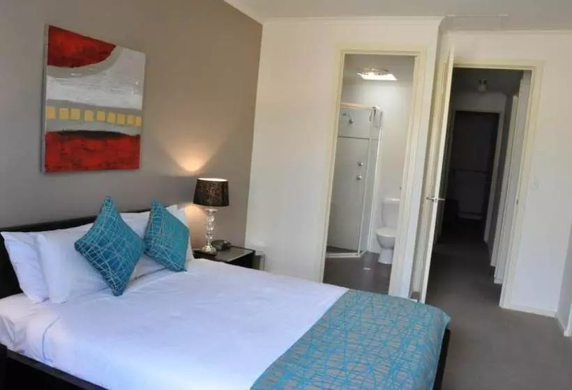 Отель Rnr Serviced Apartments Adelaide