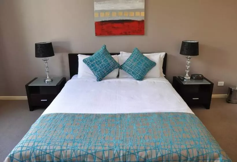 Отель Rnr Serviced Apartments Adelaide