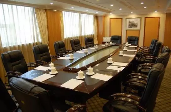 هتل Universal Ever-Rich