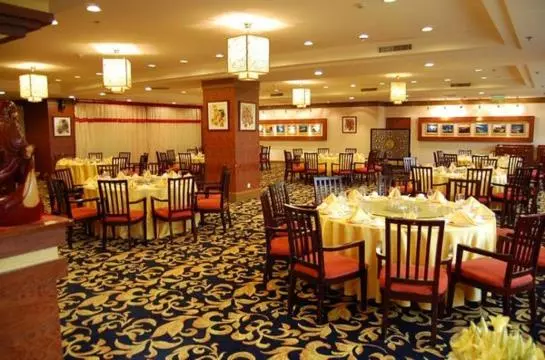 هتل Universal Ever-Rich