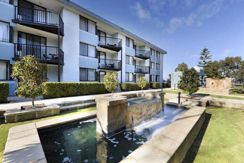 Lodestar Waterside Apartments