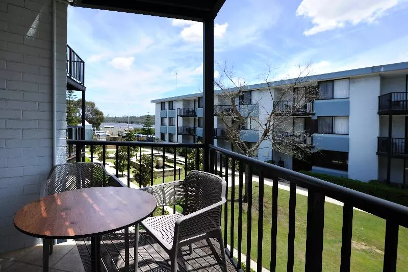 Lodestar Waterside Apartments