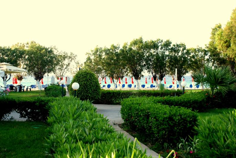 Bayside Hotel Katsaras