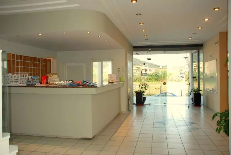 Bayside Hotel Katsaras