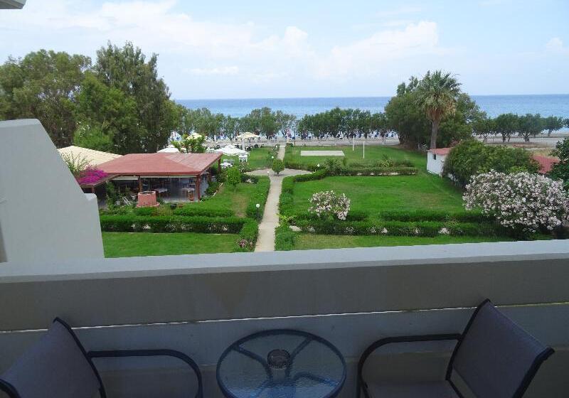 Bayside Hotel Katsaras