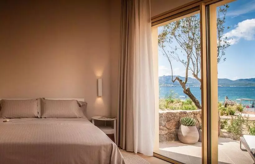 Отель Cala Cuncheddi   Vretreats