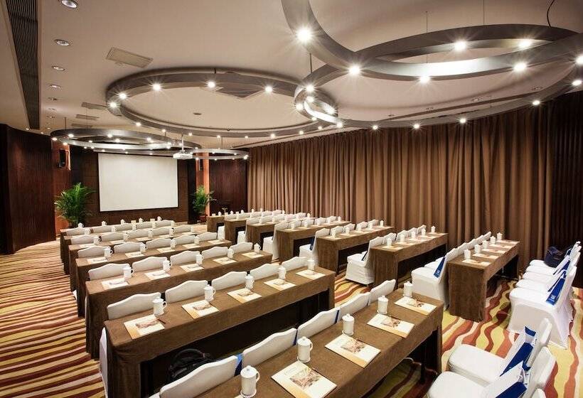 فندق Grand International