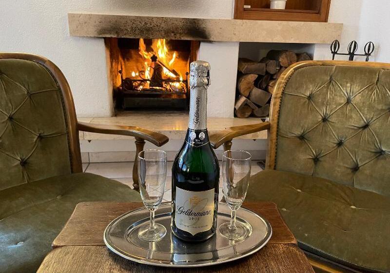 Отель Kull Von Schmidsfelden