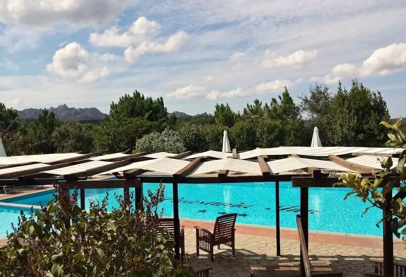 Отель Pausania Inn