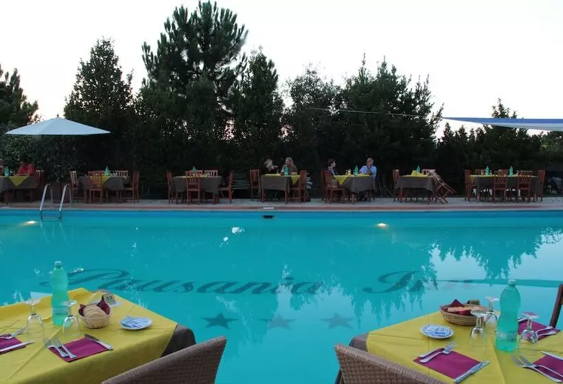 Отель Pausania Inn