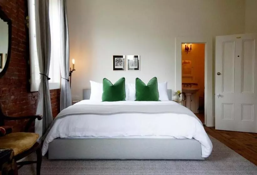 Imperial Hotel + Restaurant