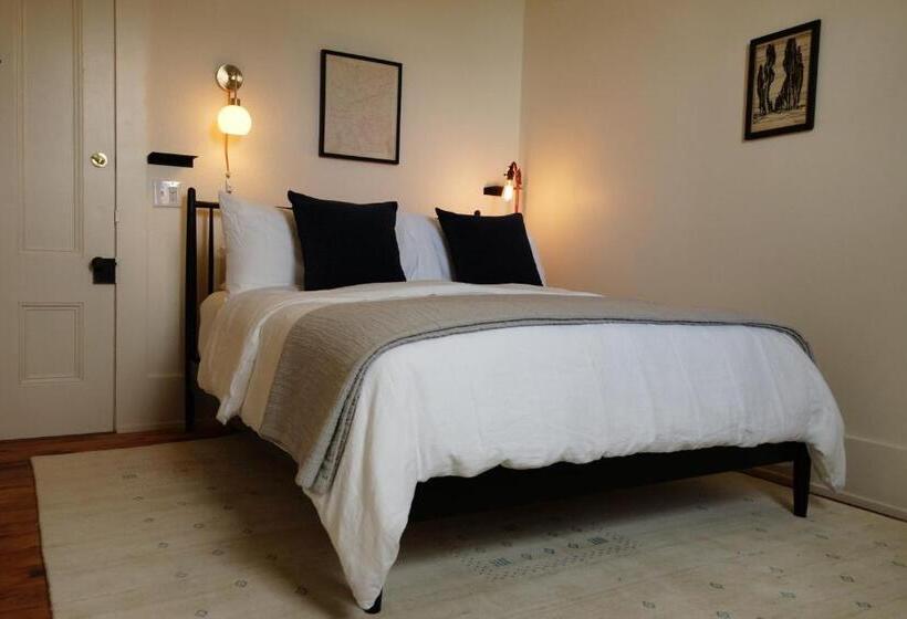 Imperial Hotel + Restaurant