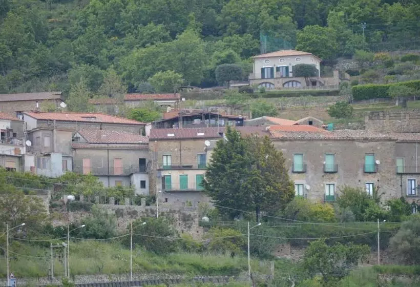 B&b Don Peppe  Don Ilario