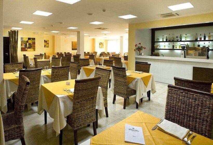 Отель Club Ravezzo