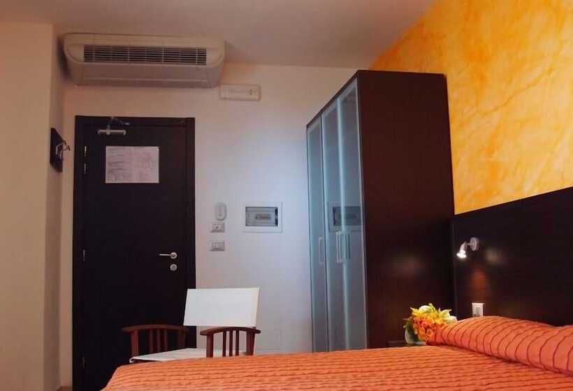 Отель Club Ravezzo