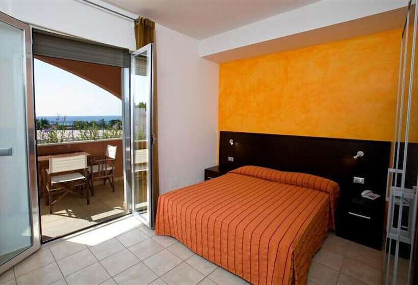 Отель Club Ravezzo