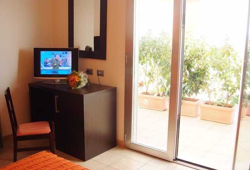 Отель Club Ravezzo