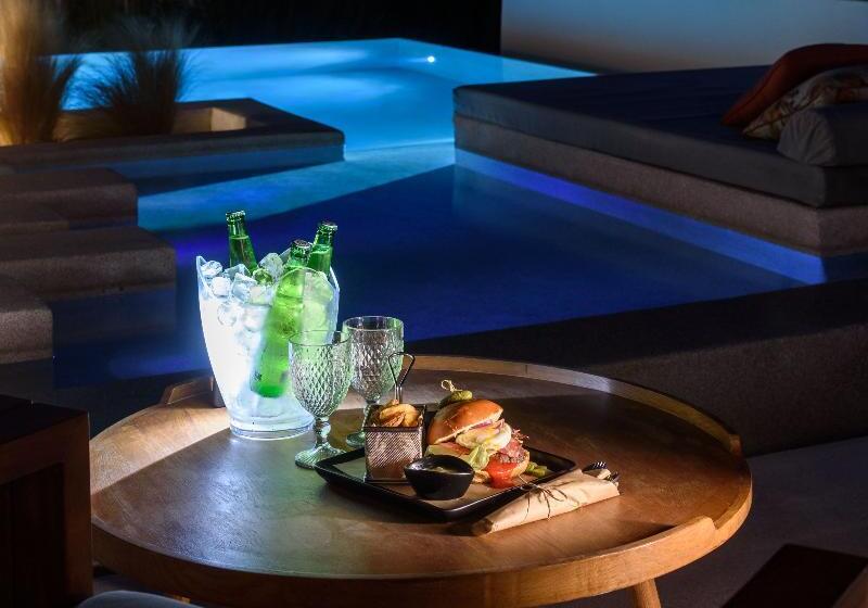 호텔 Potnia Theron Suites