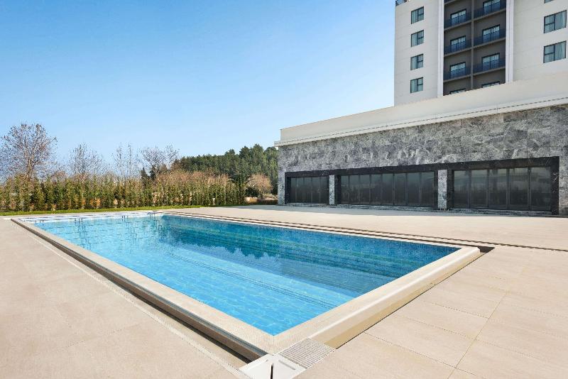 هتل Ramada By Wyndham Tire