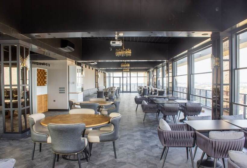 هتل Ramada By Wyndham Tire