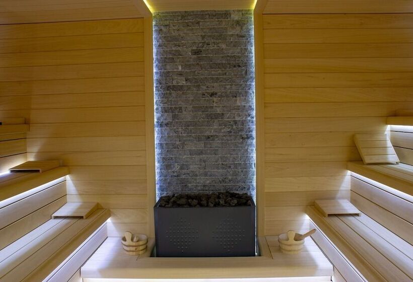 هتل Ramada By Wyndham Tire