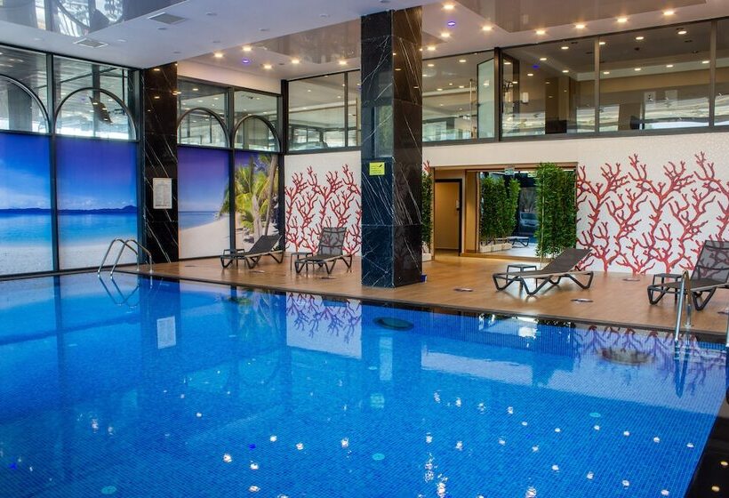 هتل Ramada By Wyndham Tire