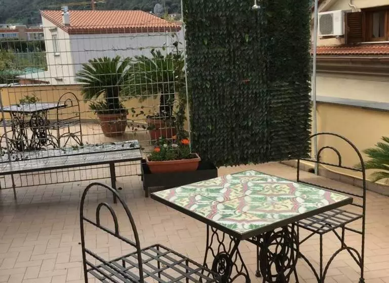 پانسیون Sorrento Penthouse Suites Self Check In
