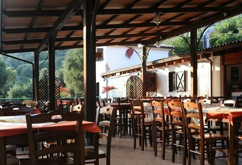 호텔 Porticello Village Campsite