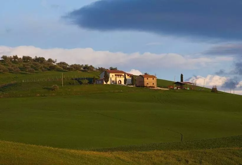 Maaseutuhotelli Agriturismo Poggio Tobruk