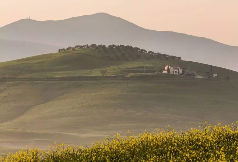 Maaseutuhotelli Agriturismo Poggio Tobruk