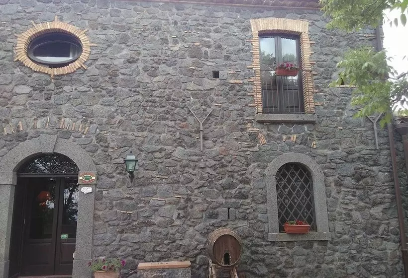 هتل روستایی Le Cisterne Dell'etna