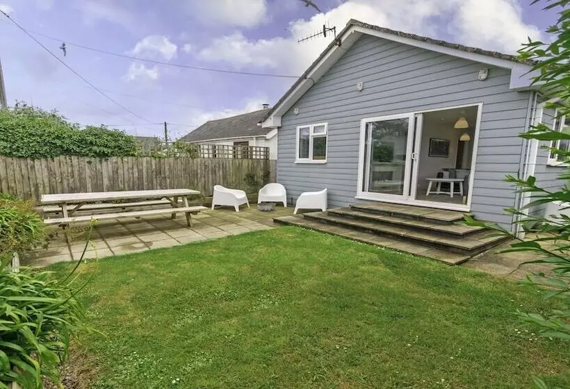 Swallows Croyde 3 Bedrooms, Sleeps 6, Beach Chalet