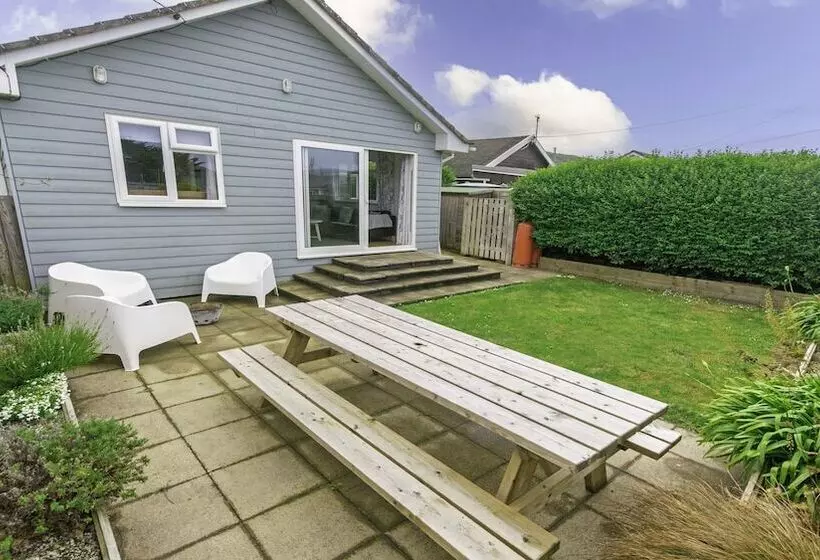 Swallows Croyde 3 Bedrooms, Sleeps 6, Beach Chalet