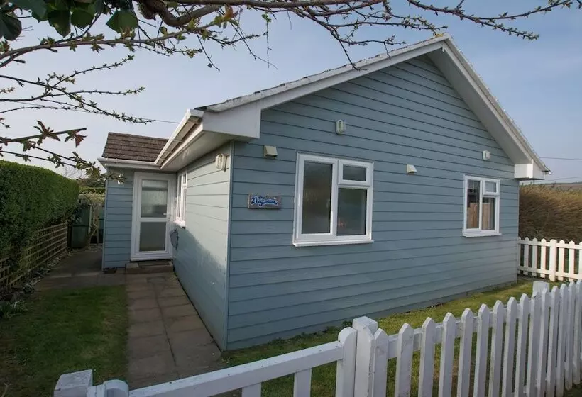 Swallows Croyde 3 Bedrooms, Sleeps 6, Beach Chalet