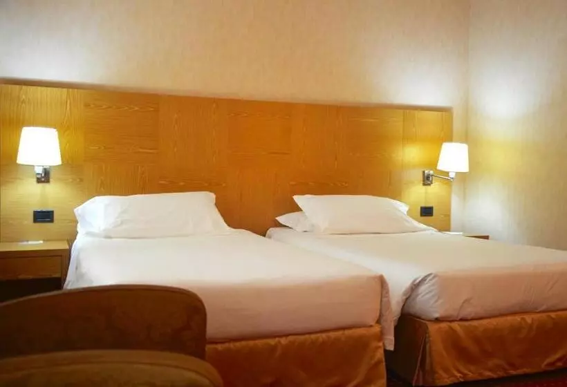 ホテル Best Western Cavalieri Della Corona