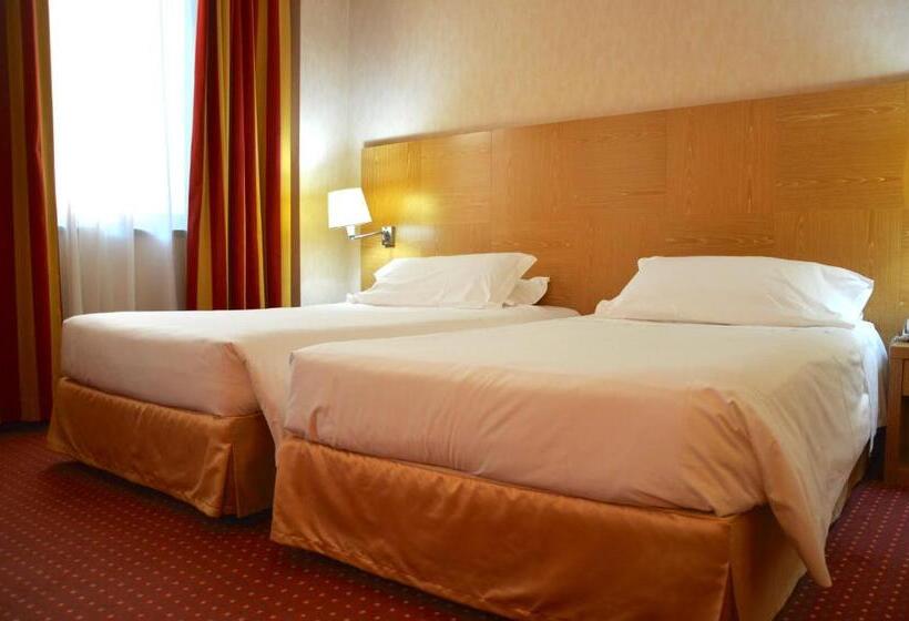 ホテル Best Western Cavalieri Della Corona