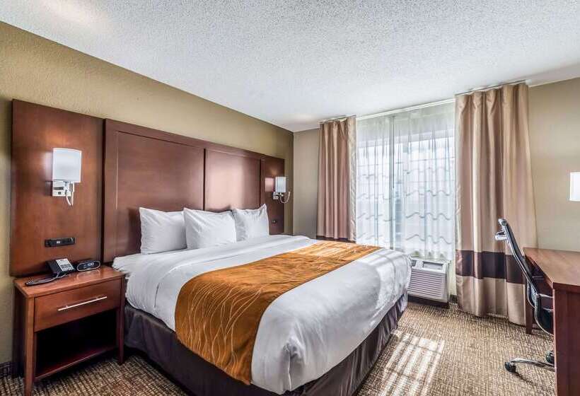 هتل Comfort Inn & Suites Dayton North