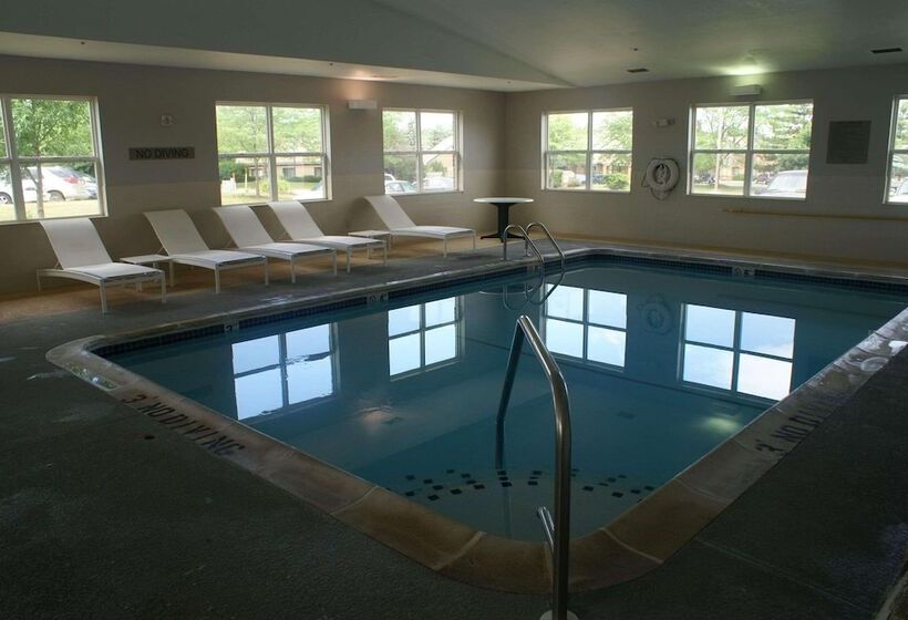 Otel Country Inn & Suites By Radisson, Lansing, Mi