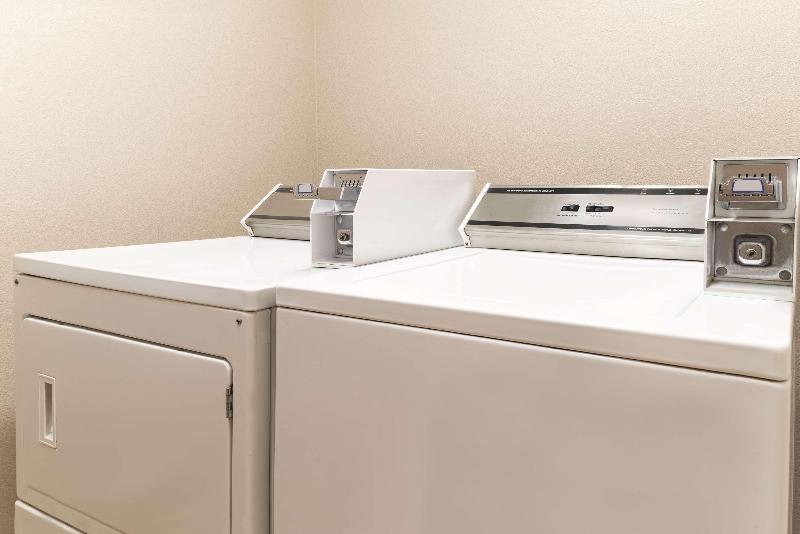 Отель Country Inn & Suites By Radisson, Pella, Ia