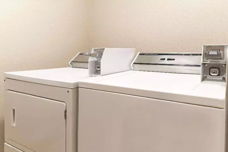 Отель Country Inn & Suites By Radisson, Pella, Ia