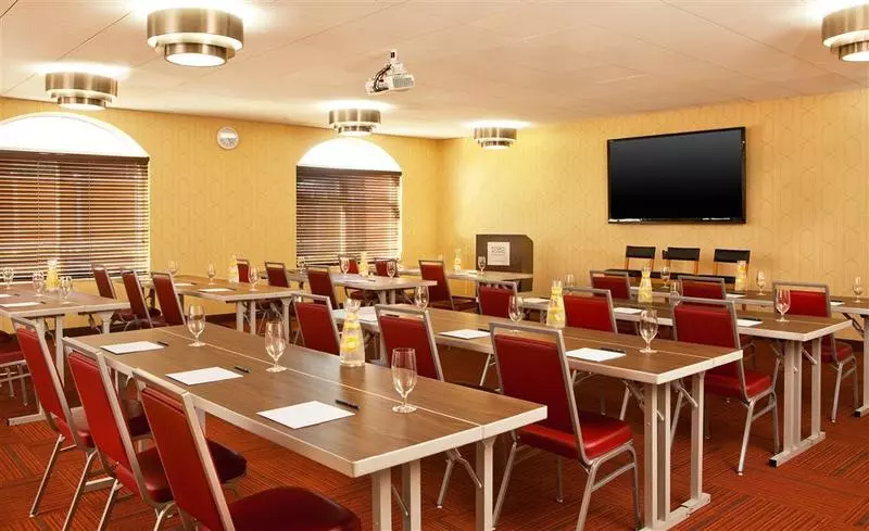 酒店 Four Points By Sheraton Louisville Airport