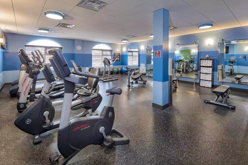 酒店 Four Points By Sheraton Louisville Airport