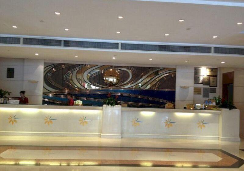 בית מלון כפרי Golden Sea View  Haikou