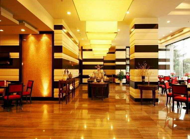 Отель Sunny World