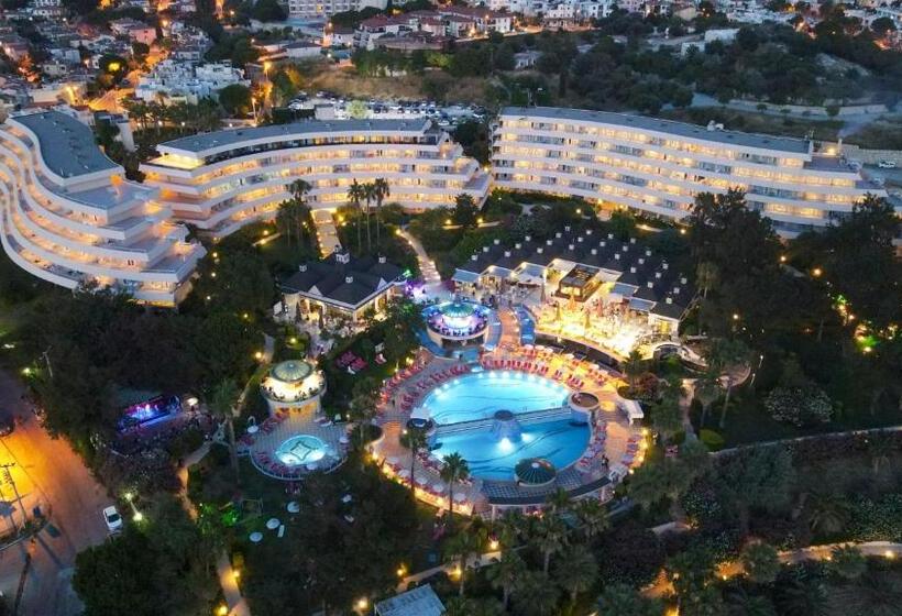 ホテル The Grand Blue Sky International  All Inclusive