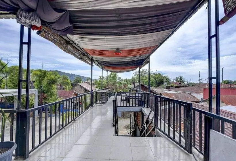 ホテル Oyo 4010 Zaara Guest House Syariah