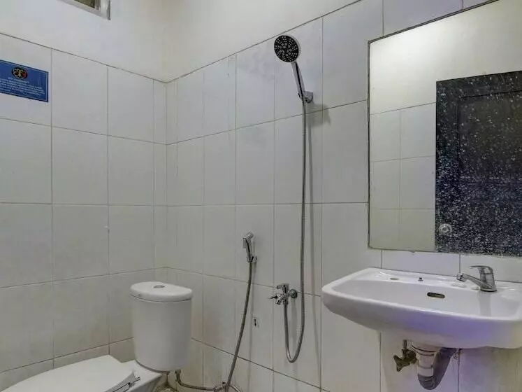 ホテル Oyo 4010 Zaara Guest House Syariah