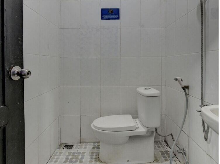 בית מלון כפרי Oyo 4010 Zaara Guest House Syariah