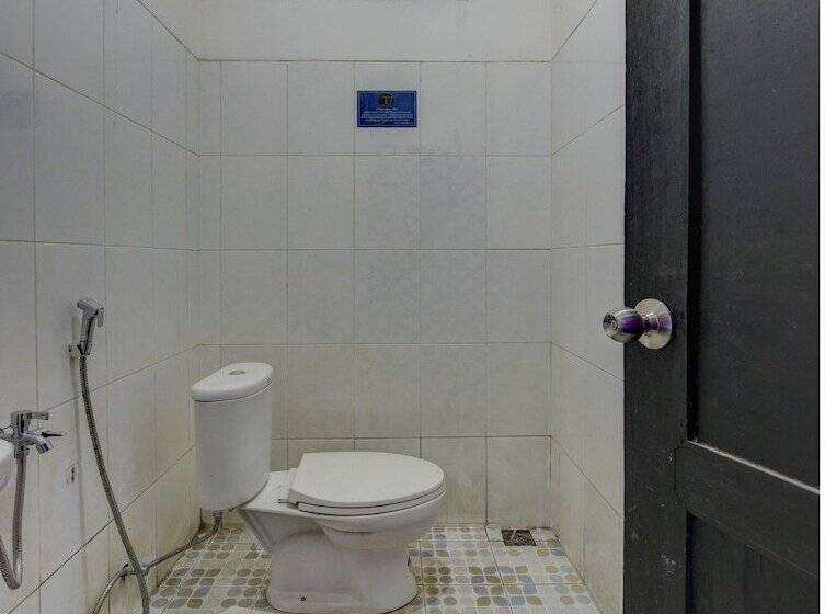 בית מלון כפרי Oyo 4010 Zaara Guest House Syariah